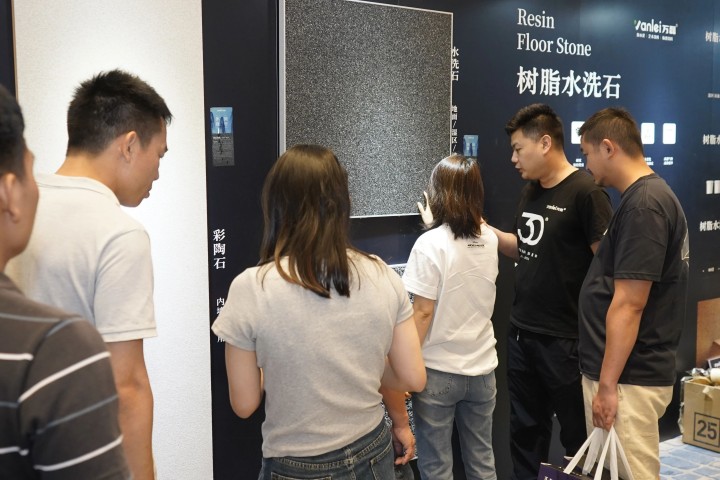 一場(chǎng)發(fā)布會(huì)，一場(chǎng)千人狂歡嘉年華 | 2025萬(wàn)磊廣佛千人行完滿成功